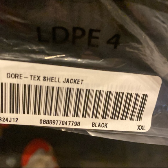 Supreme taped seam shell gore-Tex shell jacket new - Picture 5 of 5